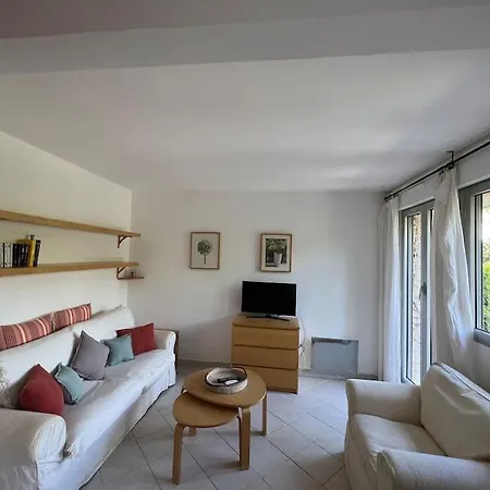 Apartment Avec Jardin Au Coeur De Saint-tropez. Saint-Tropez